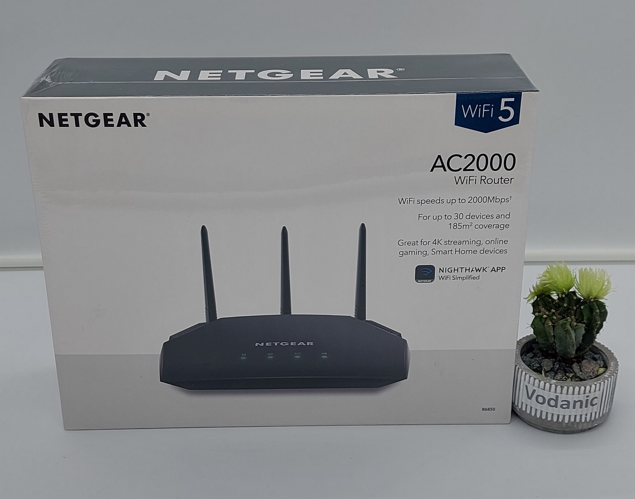 NETGEAR R6850-100UKS Smart Wi-Fi Router AC2000 (2.0Gbps), Dual